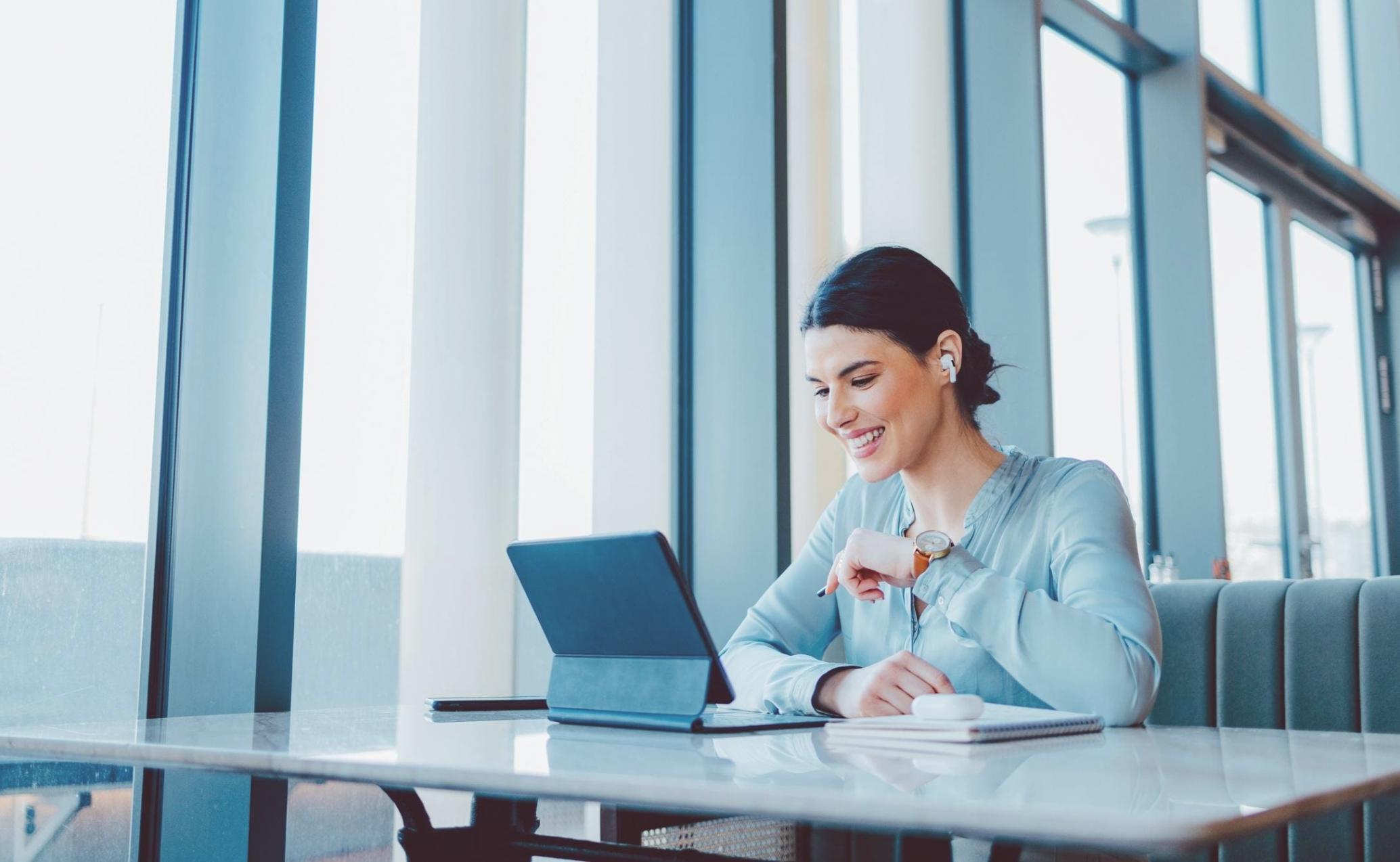 Analytische Auswertung von Startup-Finanzdaten auf modernem Arbeitsplatz